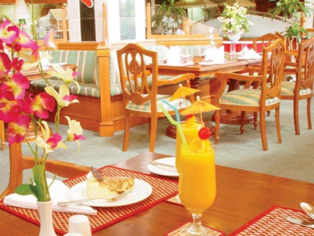 Mulia Hotel Bandar Seri Begawan Buitenkant foto