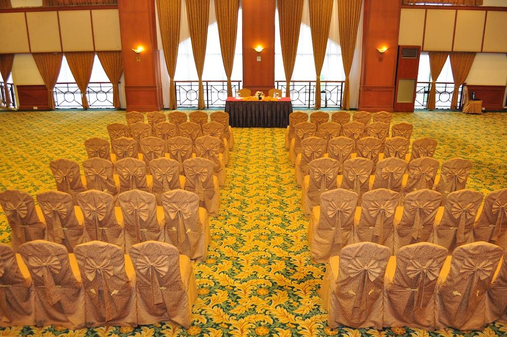 Mulia Hotel Bandar Seri Begawan Buitenkant foto