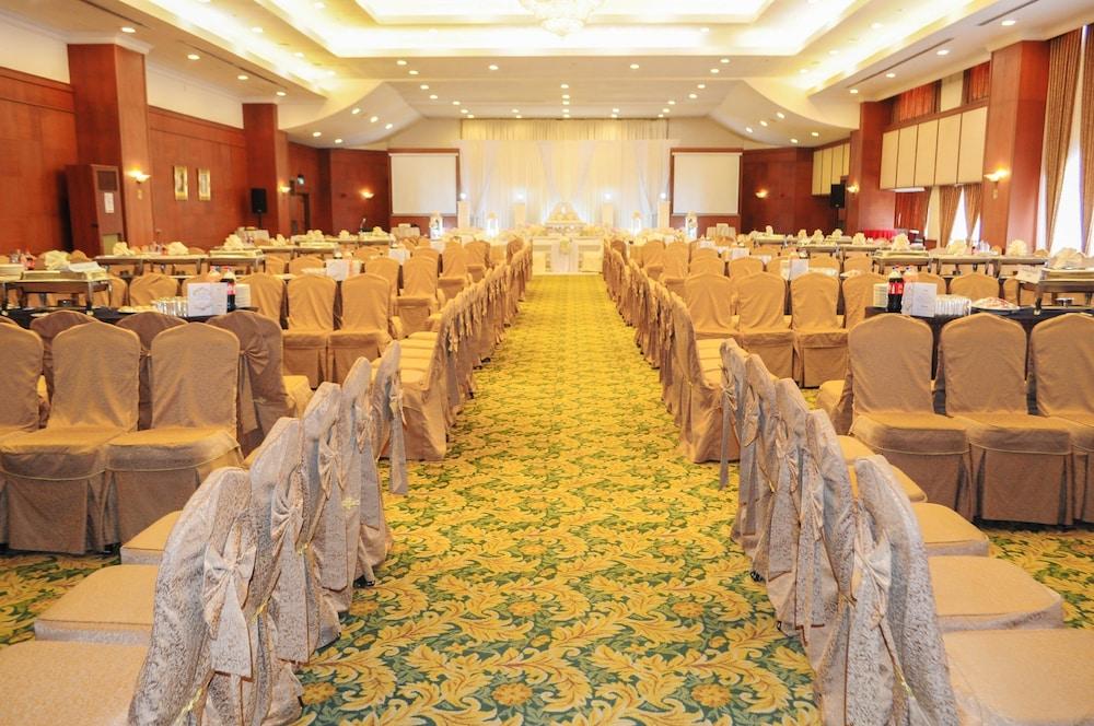 Mulia Hotel Bandar Seri Begawan Buitenkant foto