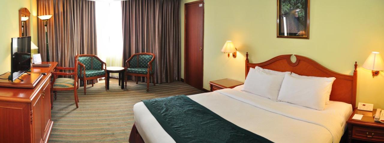 Mulia Hotel Bandar Seri Begawan Buitenkant foto