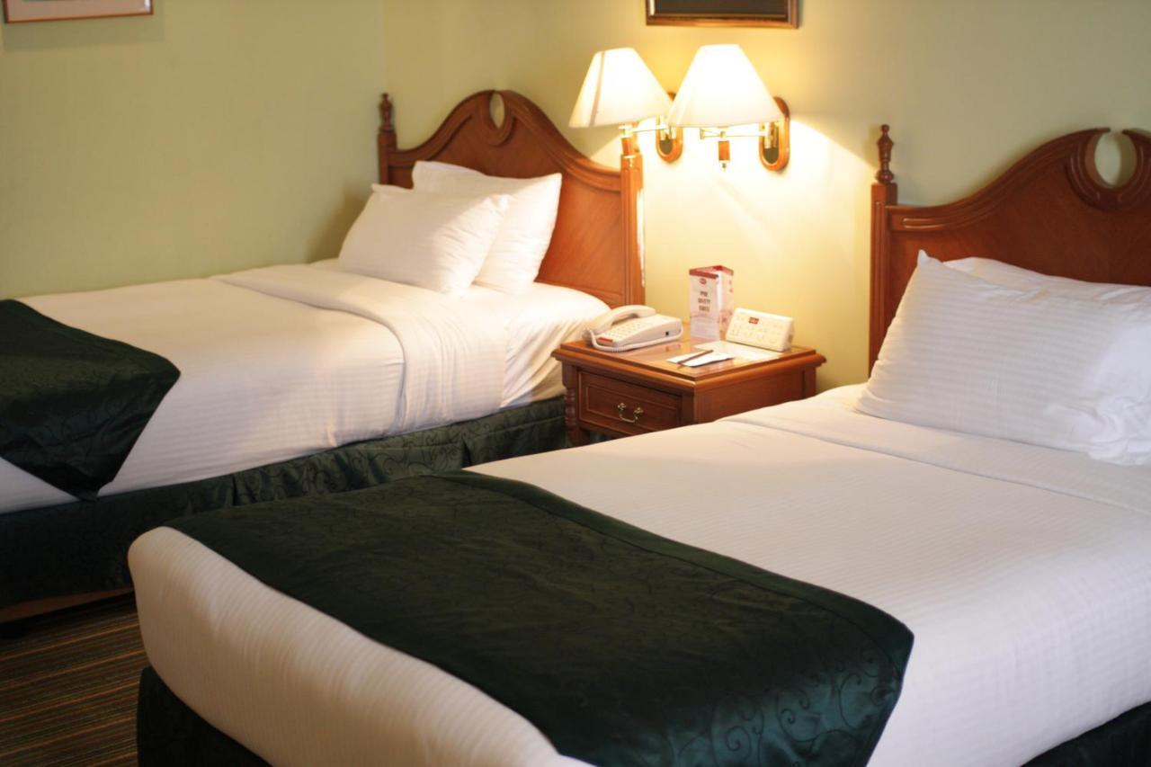 Mulia Hotel Bandar Seri Begawan Buitenkant foto